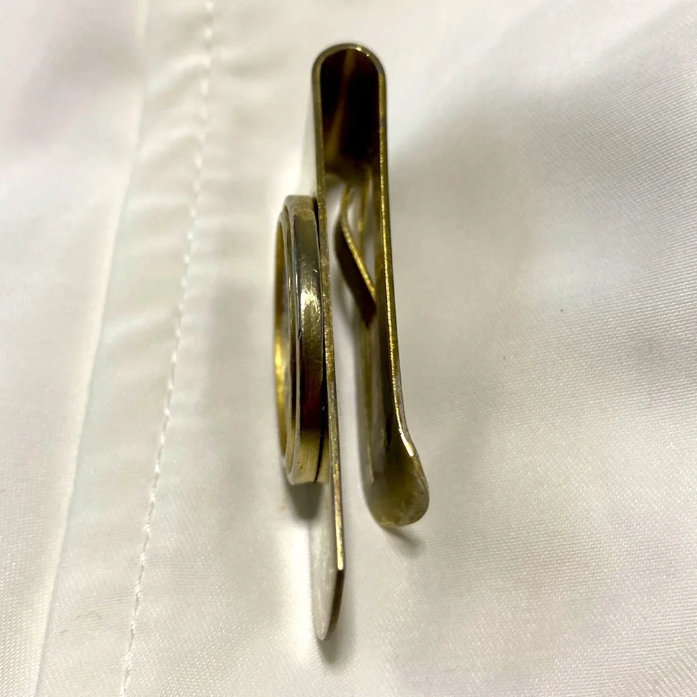 Unique Vintage Gold Tone Money Clip w/ Eagle 2 Grams Fine Silver .999 Round